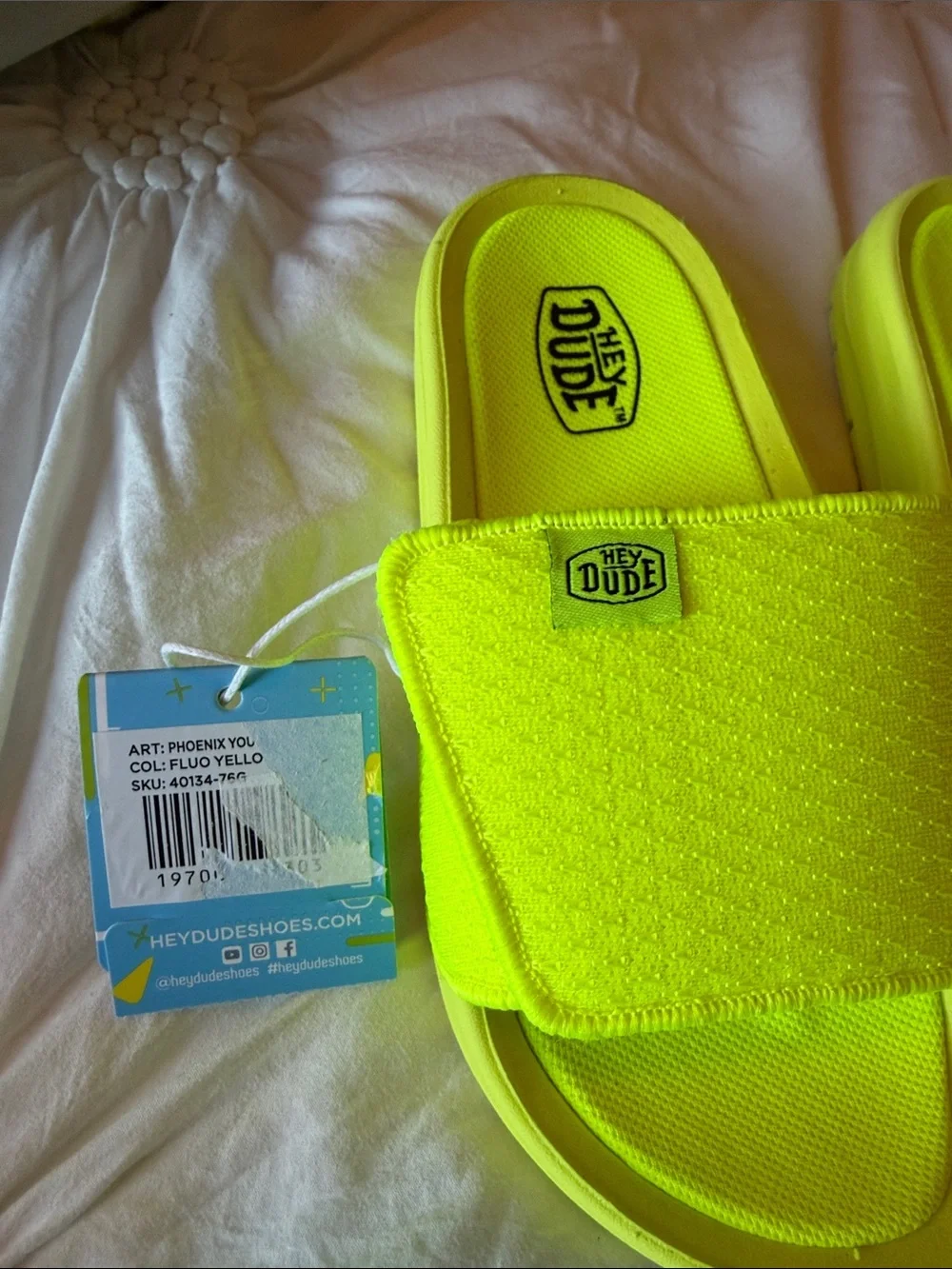 Hey Dude Neon l/fluorescent Yellow Kids Slide/ Sandals. Kids 12. Boys or Girls